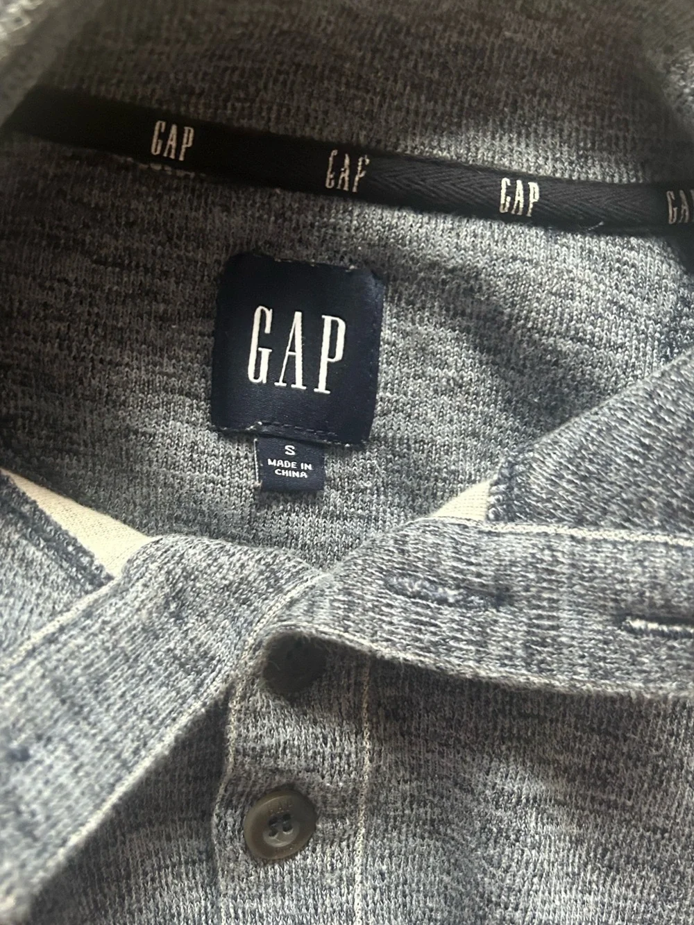 GAP men heathered